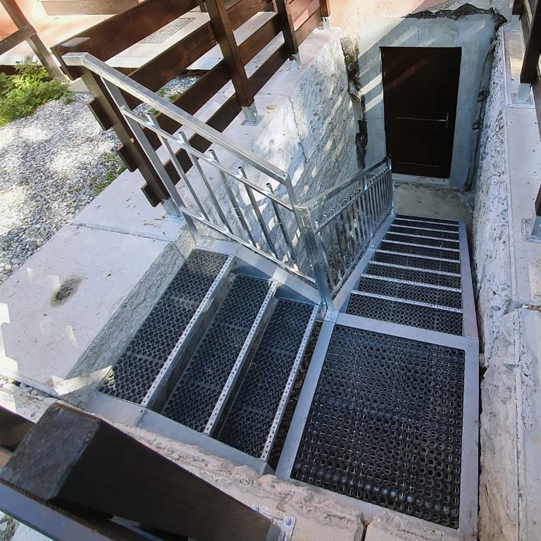 alpes-alu-conception-fabrication-escalier-exterieur
